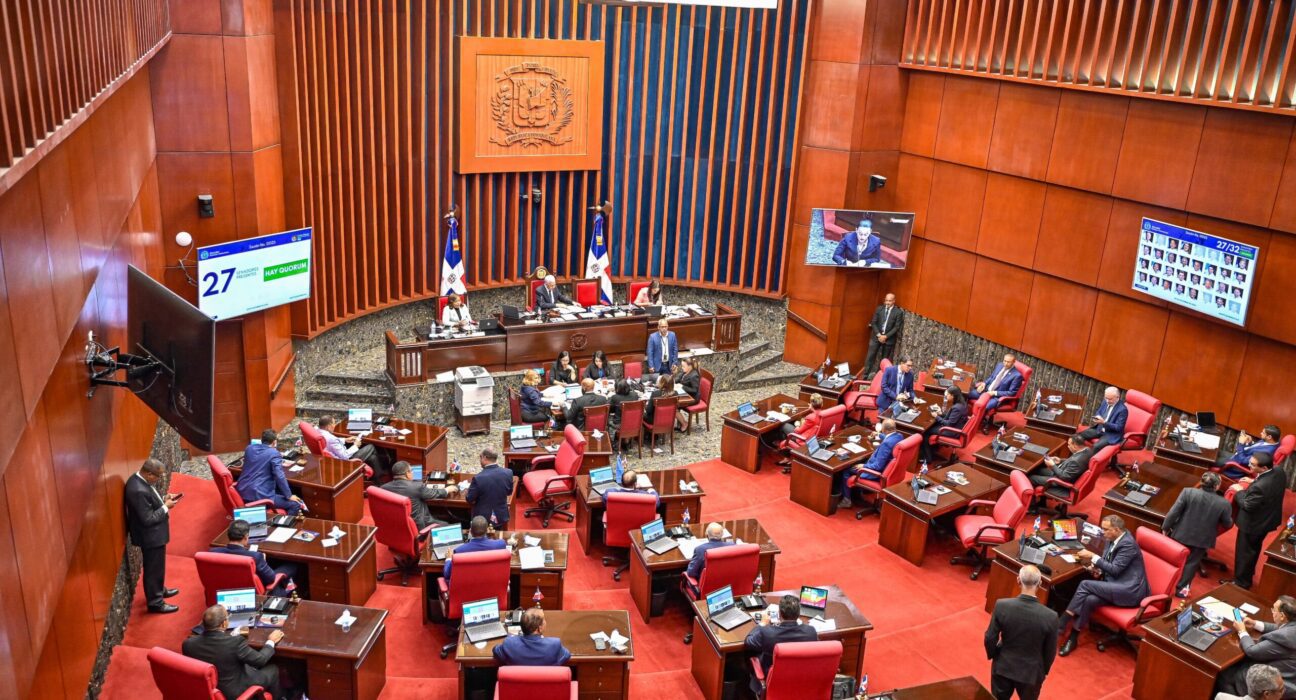 Senado Aprueba Presupuesto 1 1.53.10 p. m